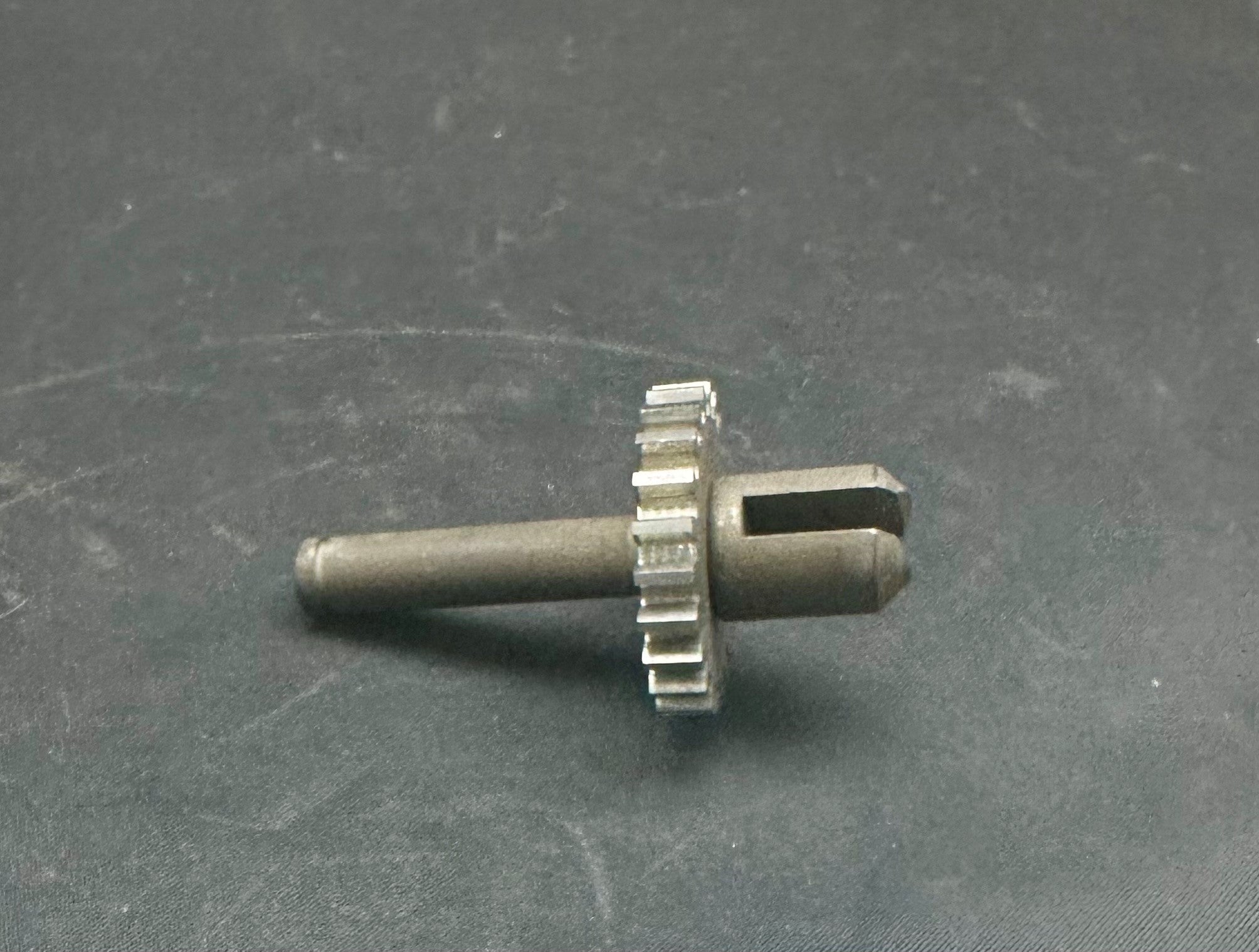 71520 - COUPLING AND RED GEAR ASSEMBLY
