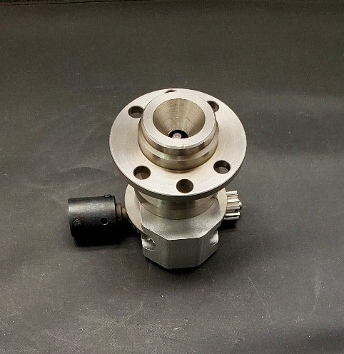 W51785-007 - RT ANG CENTER BASE GEAR BRACKET ASSEMBLY