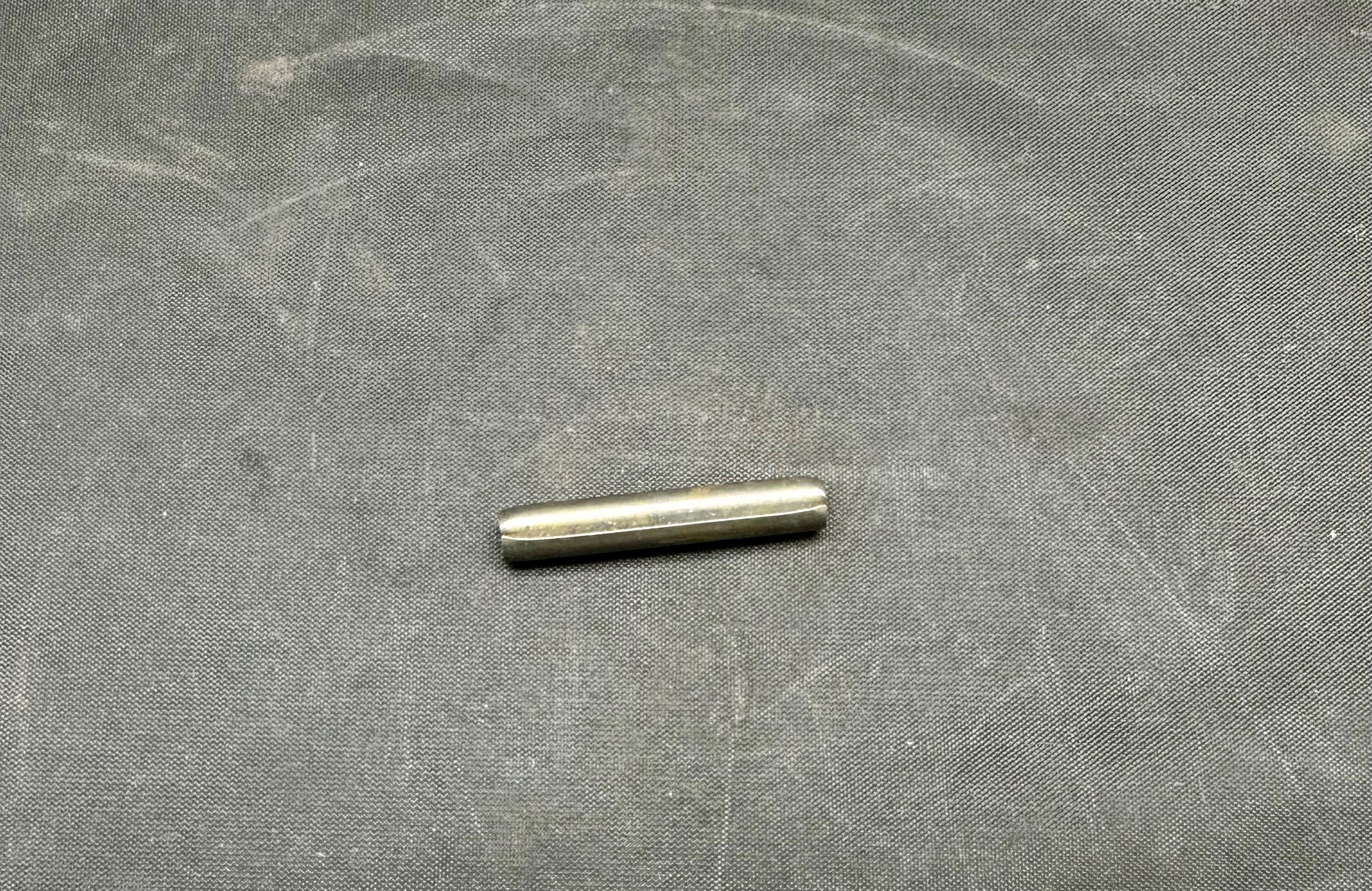561852 - SPRING PIN FOR F500 & F5000 SERIES API ADAPTOR