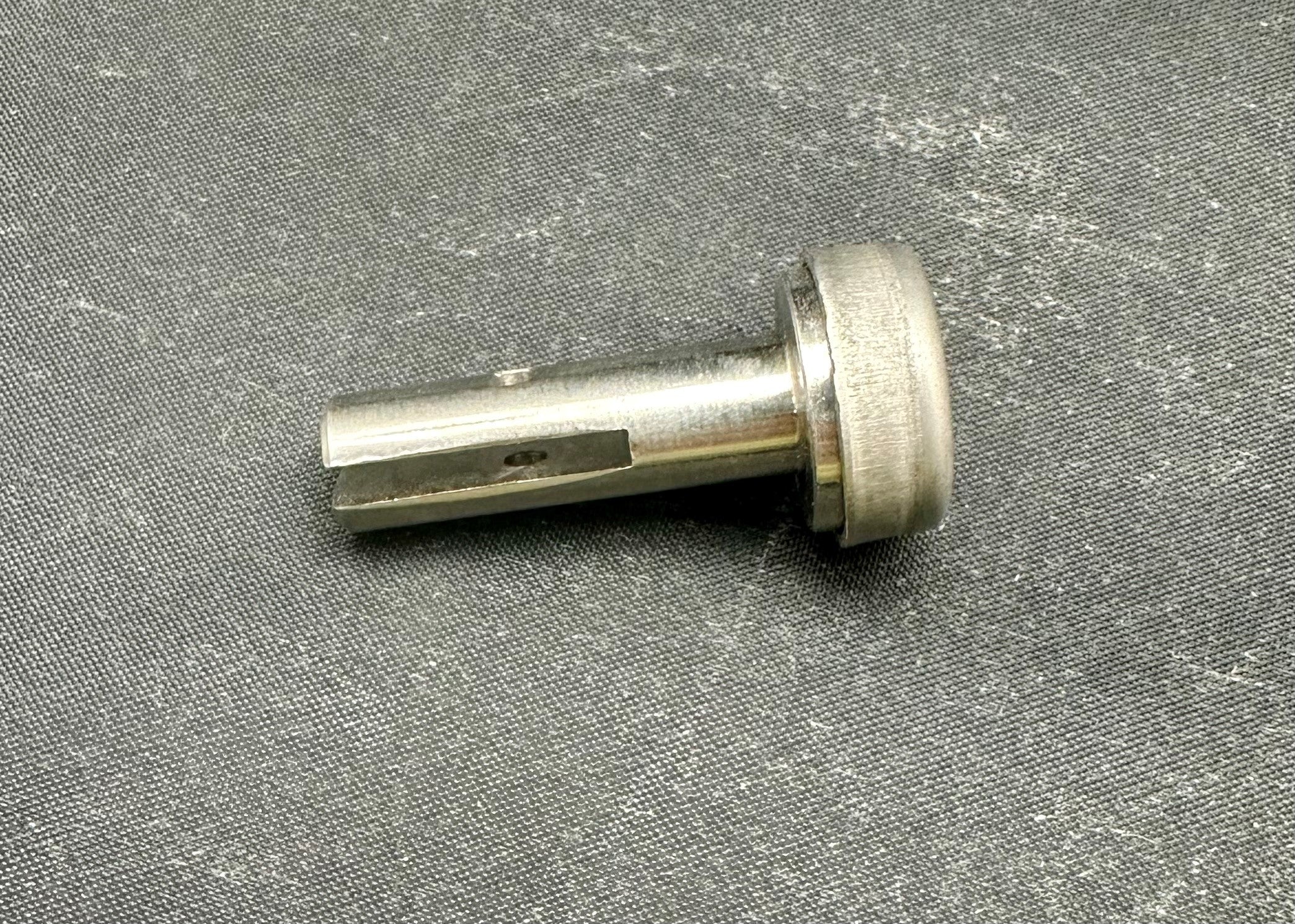 536950002 - VALVE - STEM, VITON
