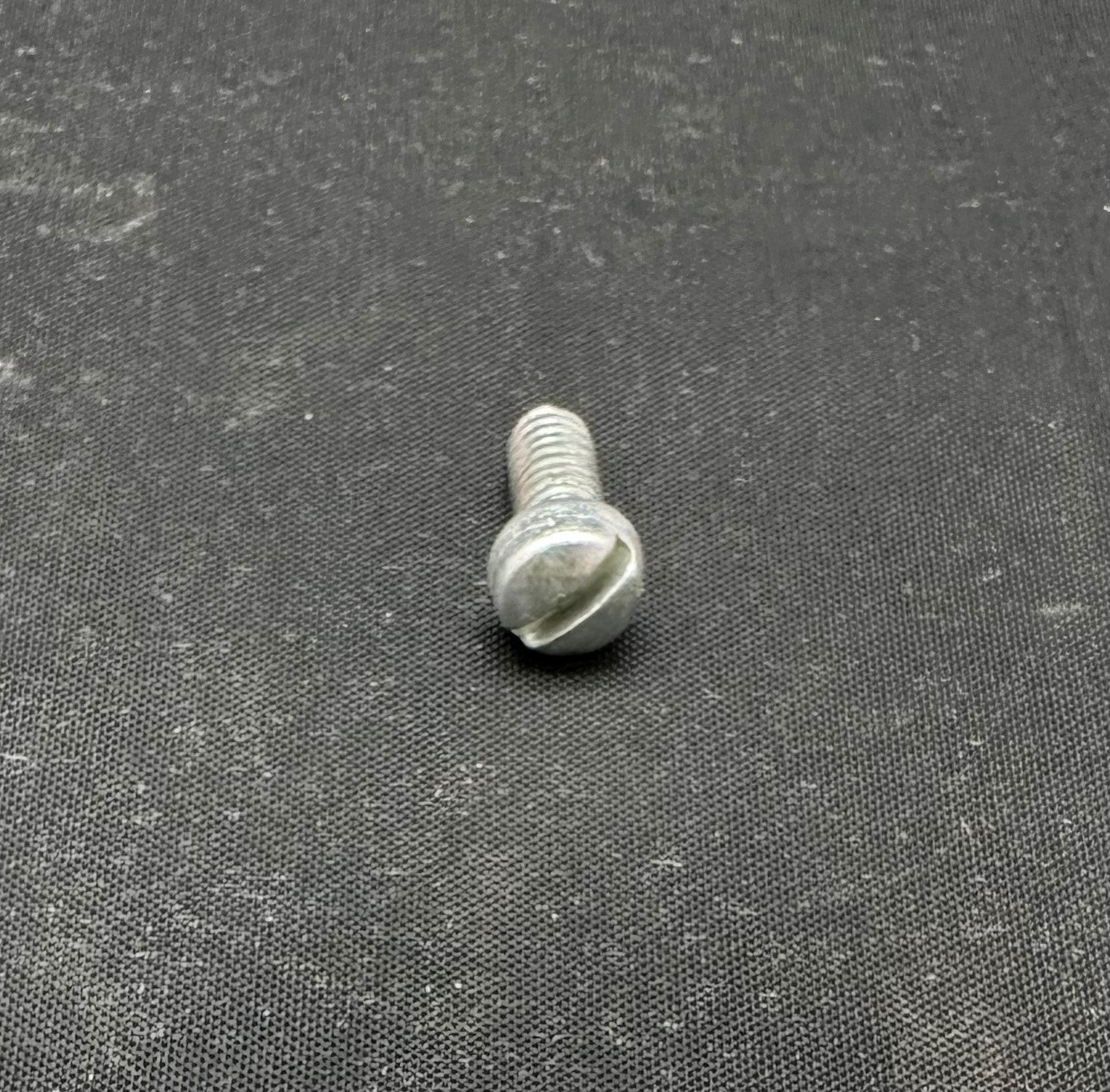 6293003 - SCREW M - 8-32 UNC-2A X 3/8 SLOTTED DRI