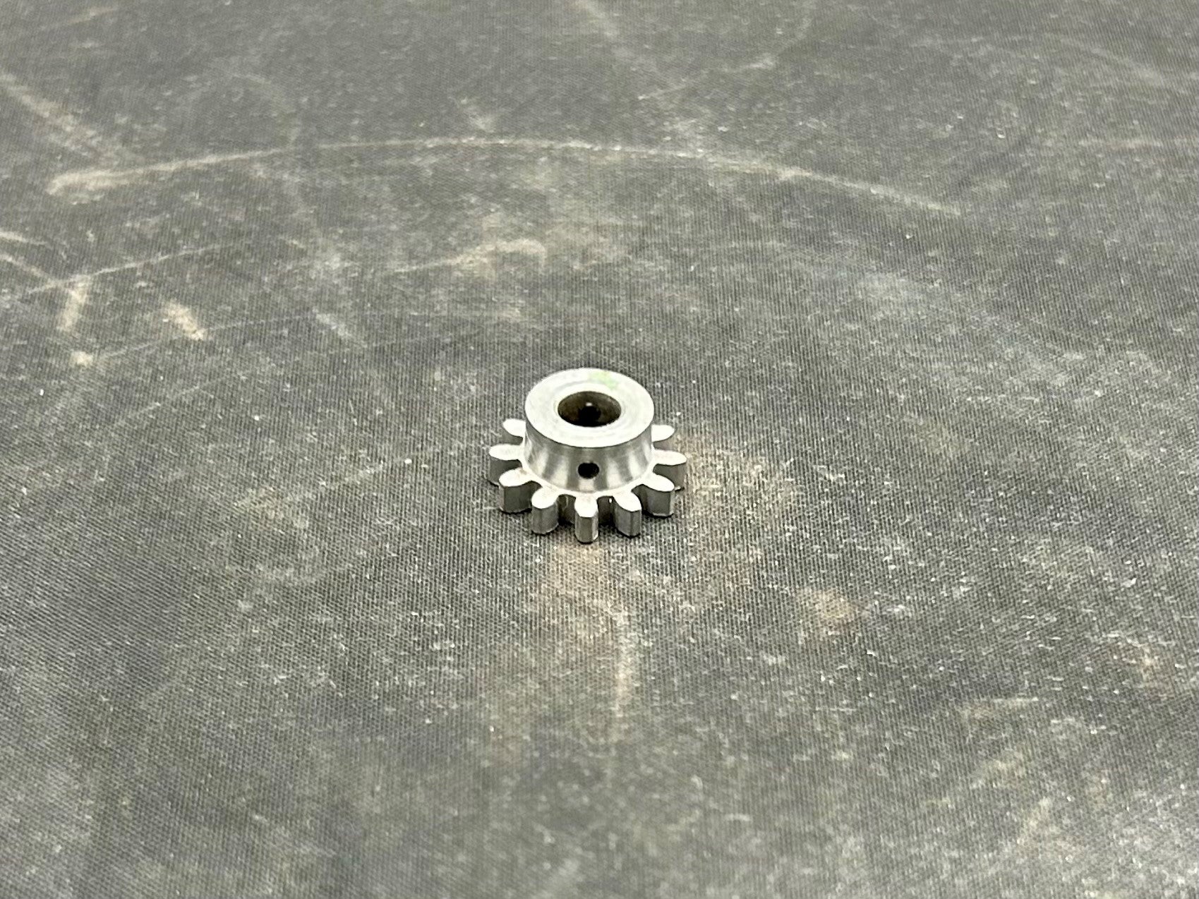 0065131-040 - GEAR SPUR 12T 24DP .276