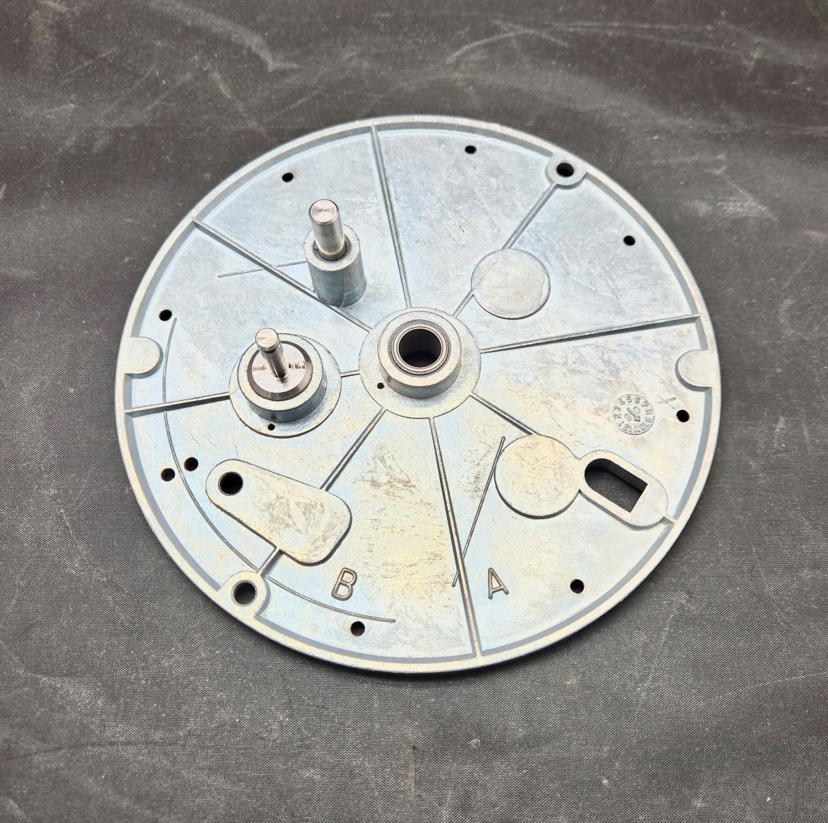 0070856-010 - METER GEAR PLATE GRP (-990