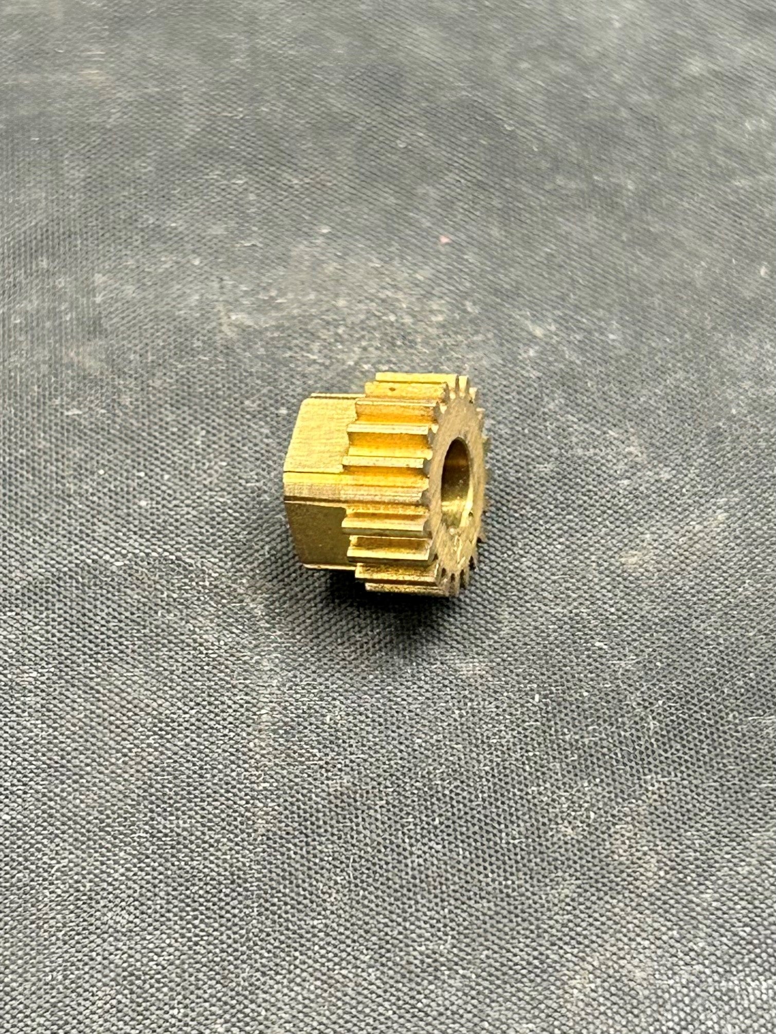 0311427-110 - GEAR 20T 48DP W/PENTAGON