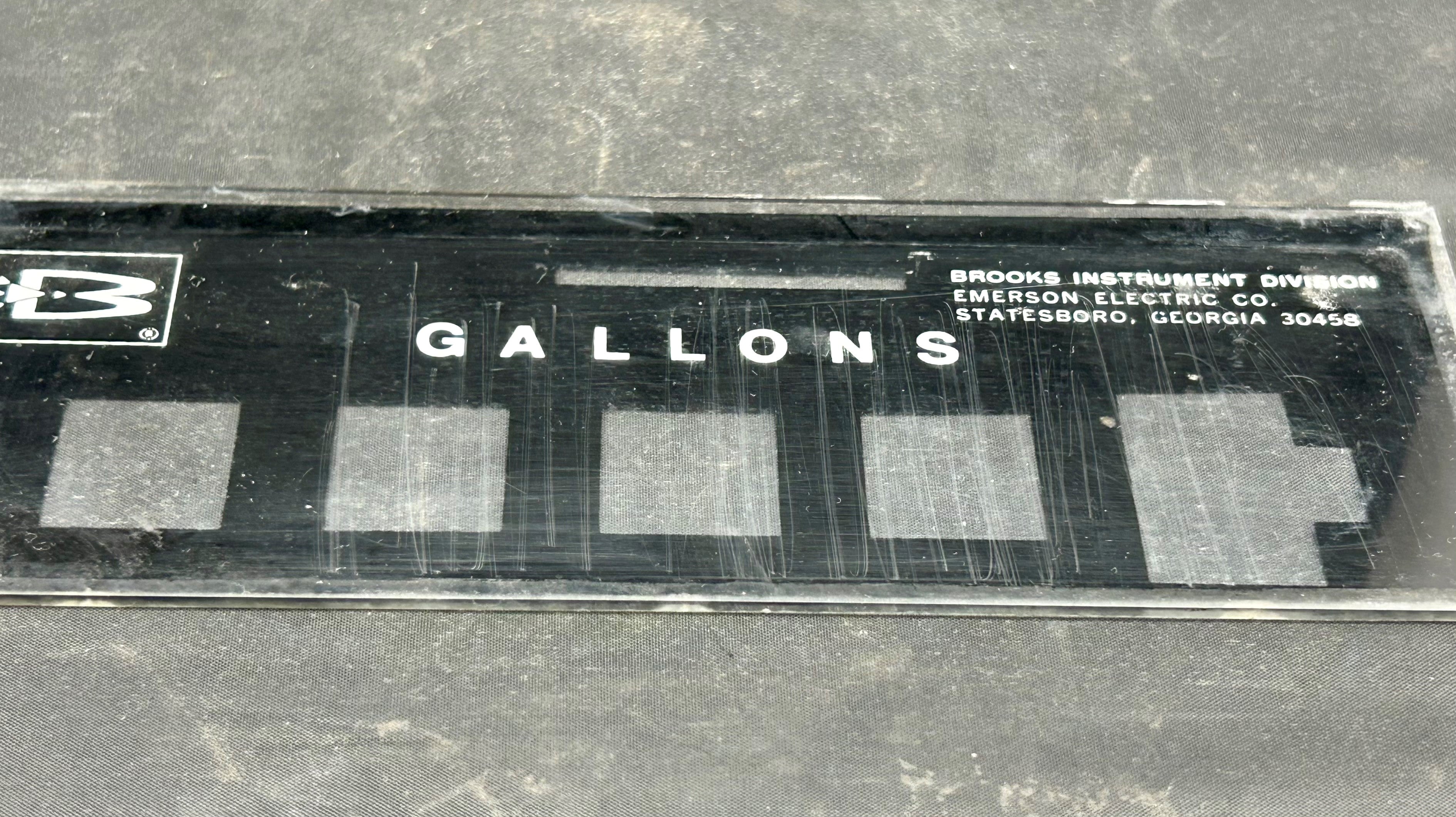 0324695-001 - CRYSTAL GALLONS FACE PLATE
