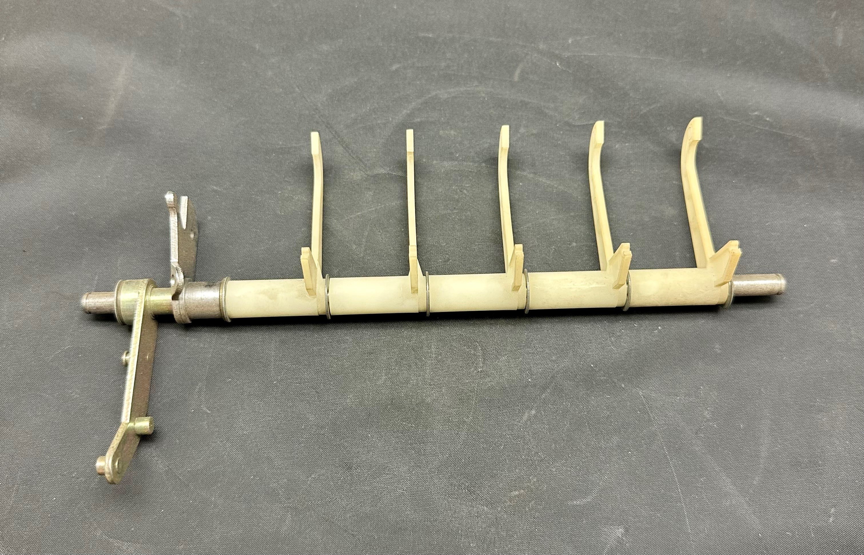 0325044-001 - SHAFT GRP ANTITOPING